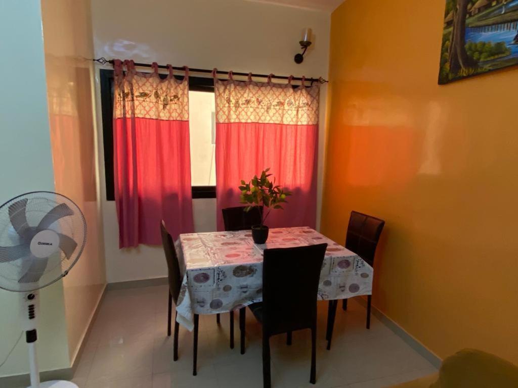 Appartement Spacieux Chez Keur Matou - F2 Dakar Bagian luar foto